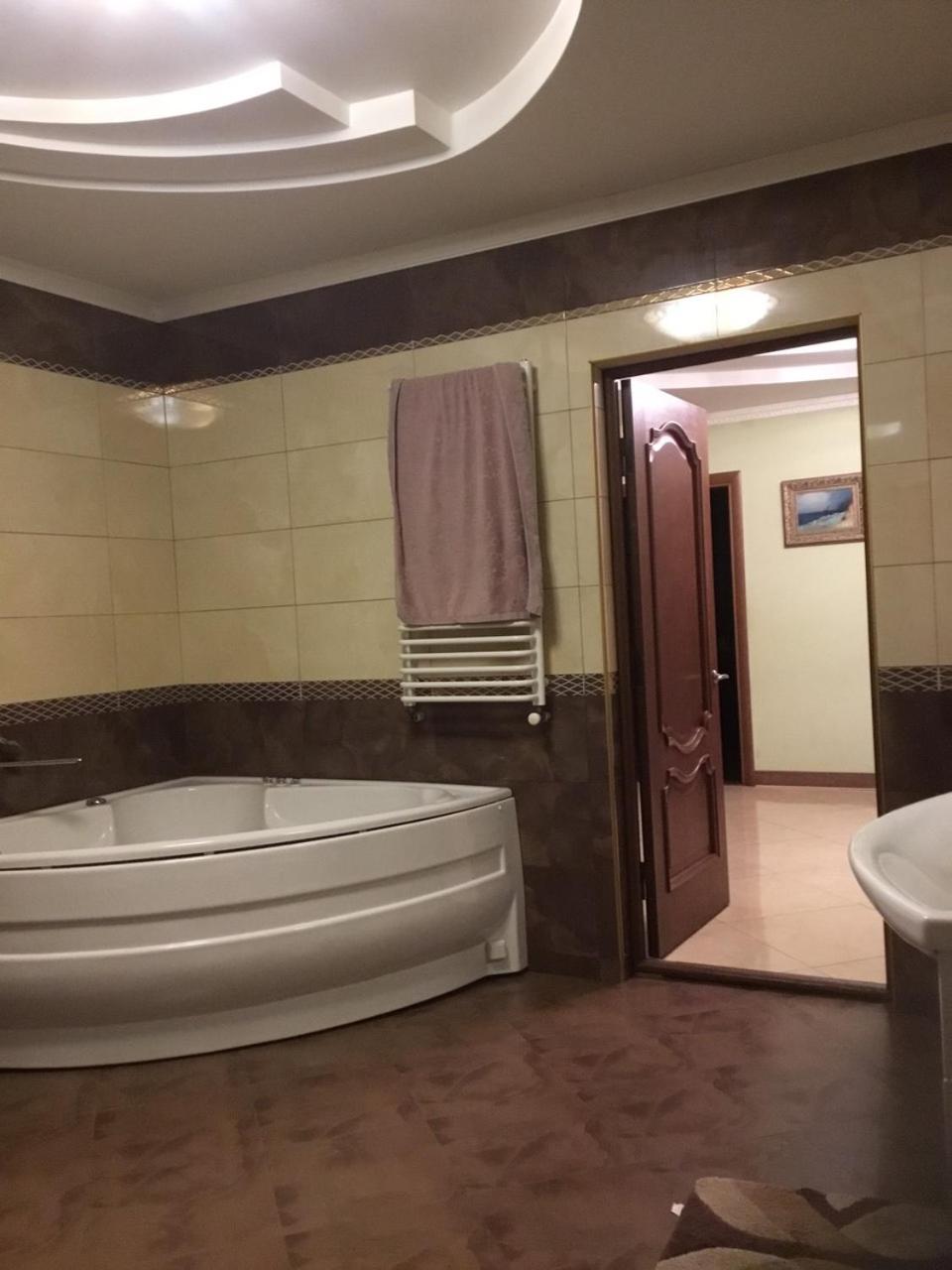 Затишний Дім 亚列姆切 外观 照片